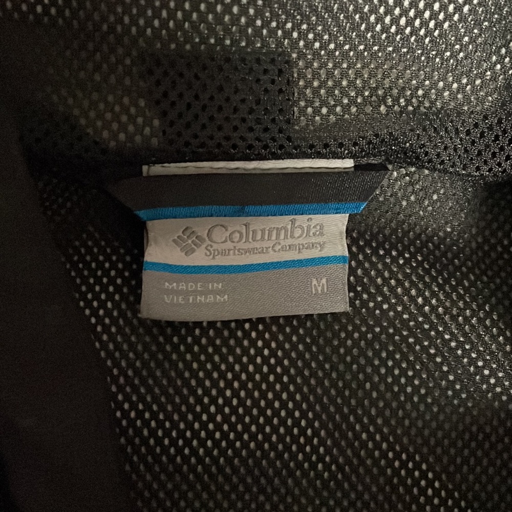 Mens Columbia Omni-tech rain coat. Medium - Picture 5 of 7